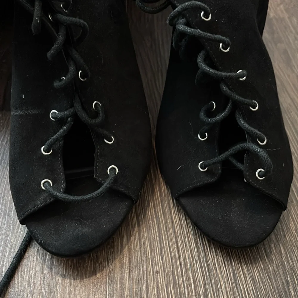 Forever 22 Elegant Black Thigh High open toe lace up heeled Boots